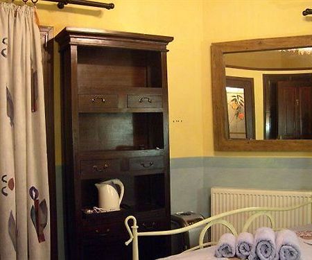 Mythos Guesthouse كالامباكا المظهر الخارجي الصورة
